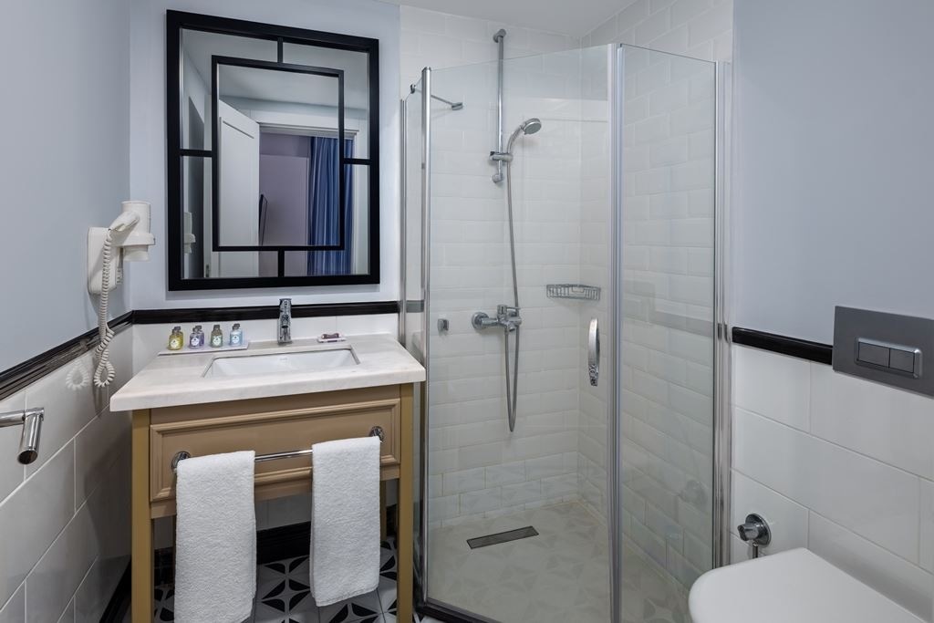 rooms-star-swim-up