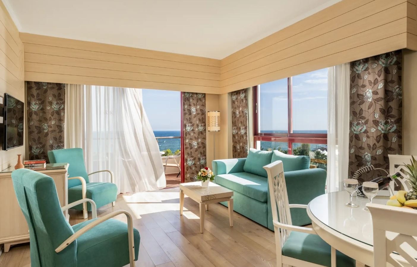 rooms-suite-room
