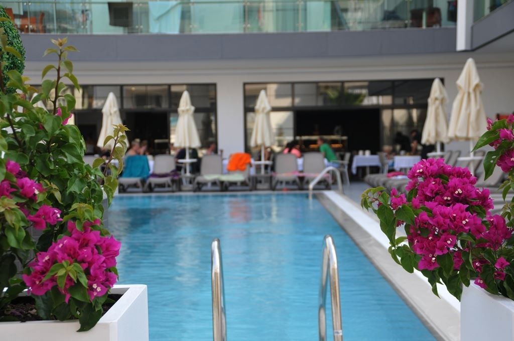 pools-outdoor-pool