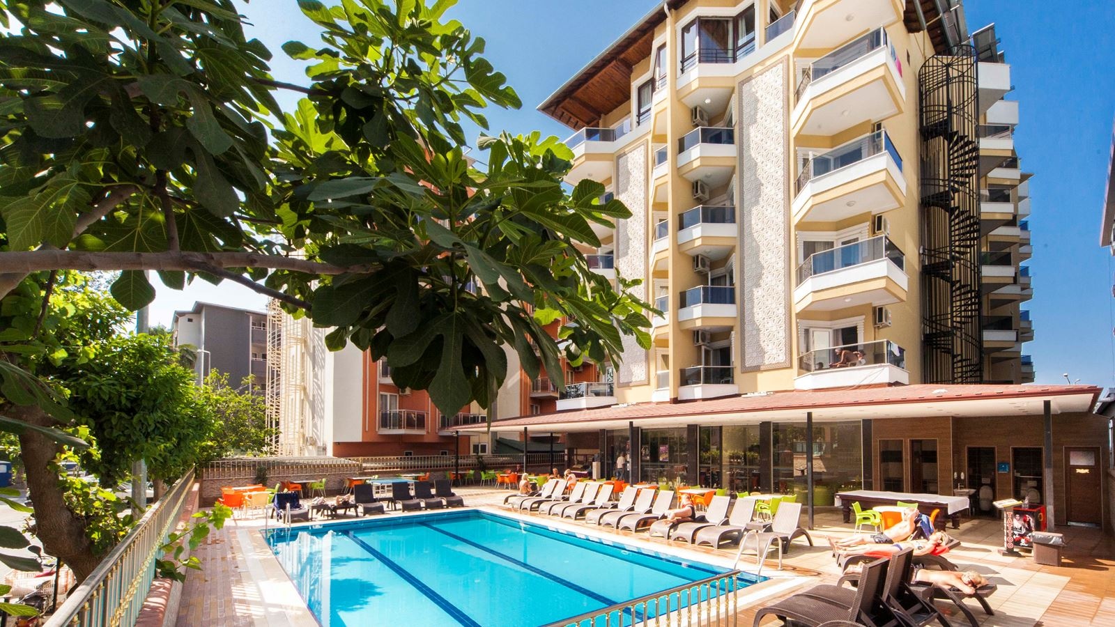 pools-outdoor-pool