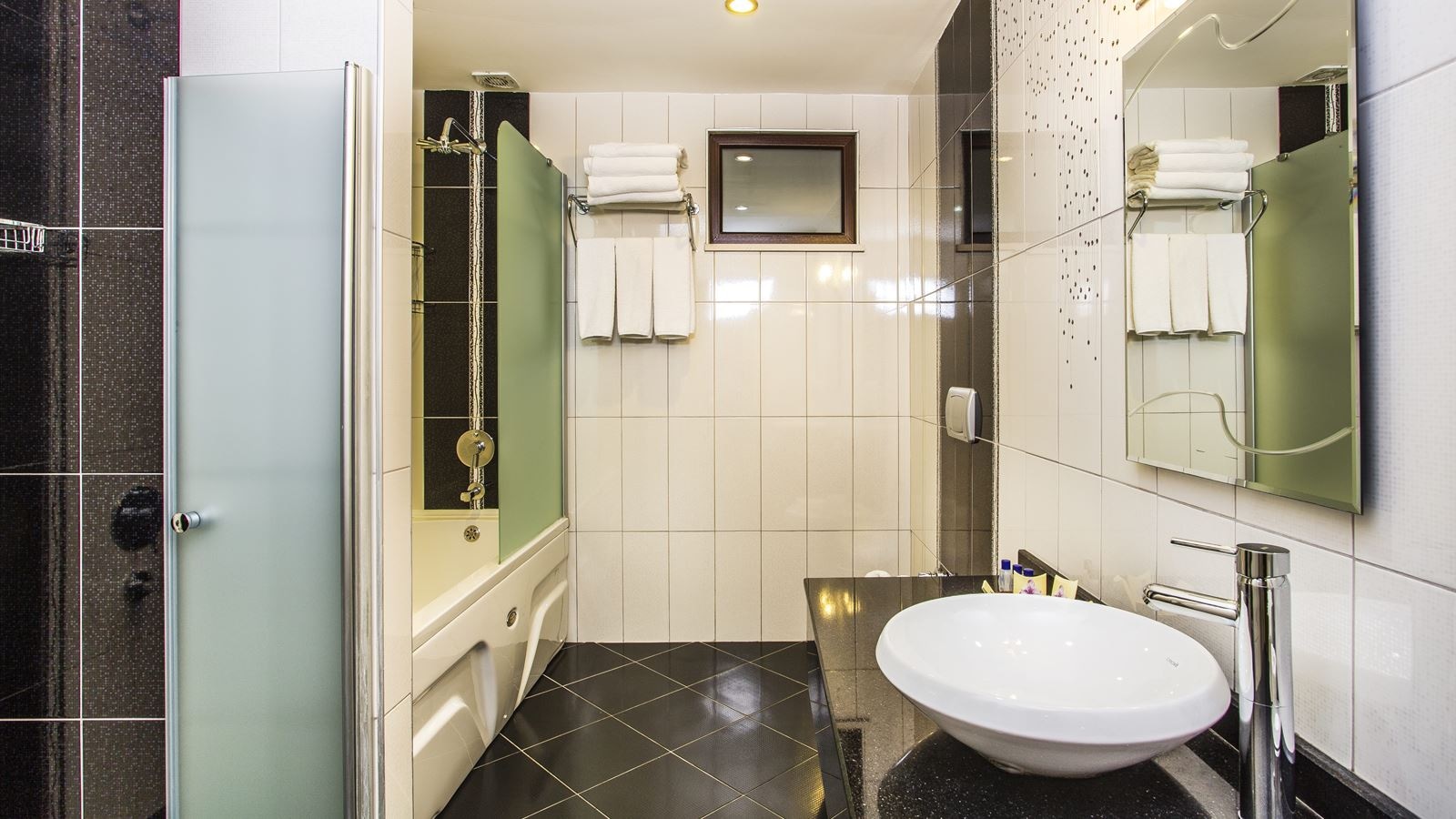 rooms-family-room