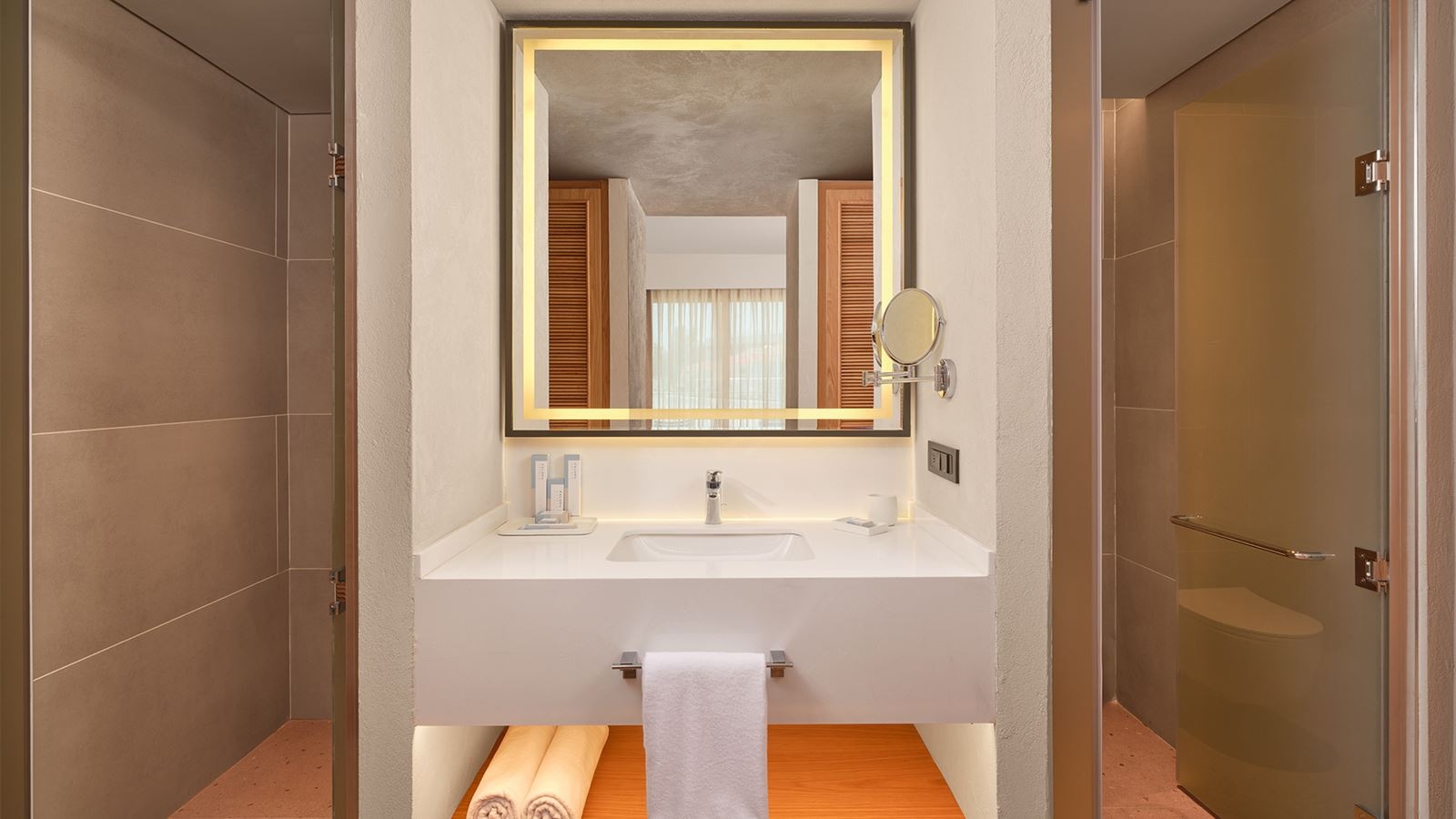 rooms-lagoon-premium-suite-direct-pool-access