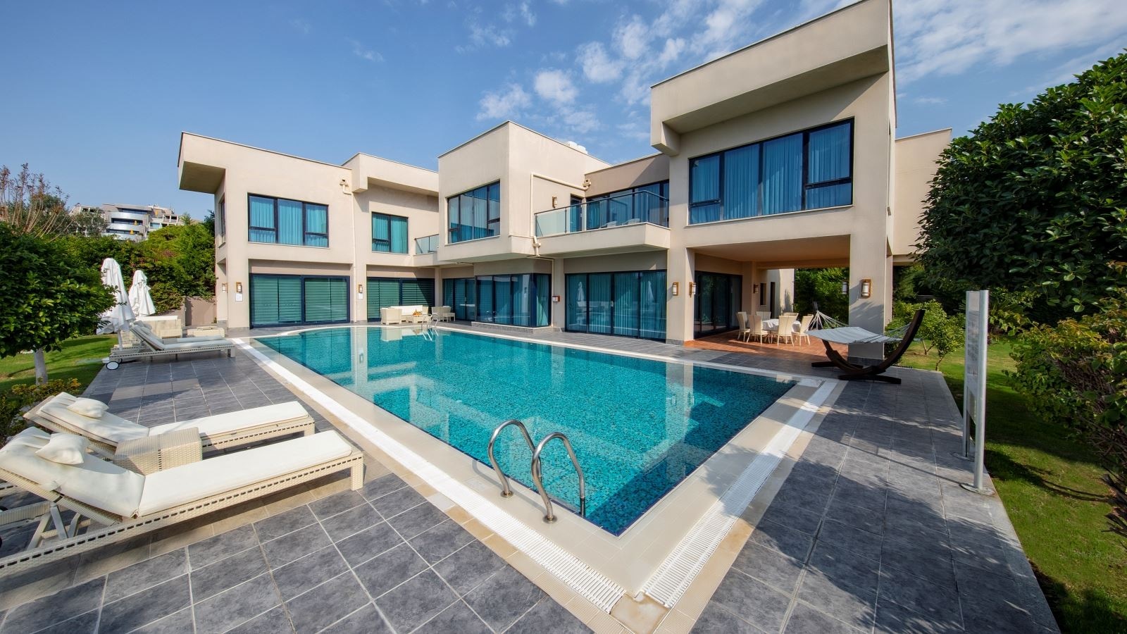 rooms-vip-villa