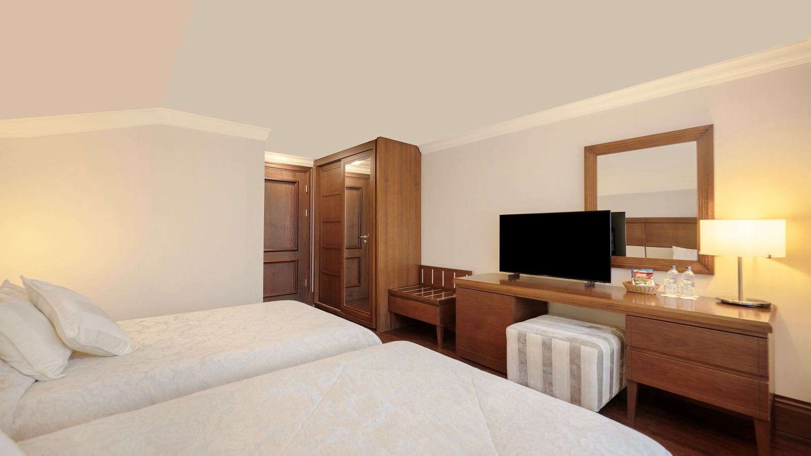 rooms-king-suite