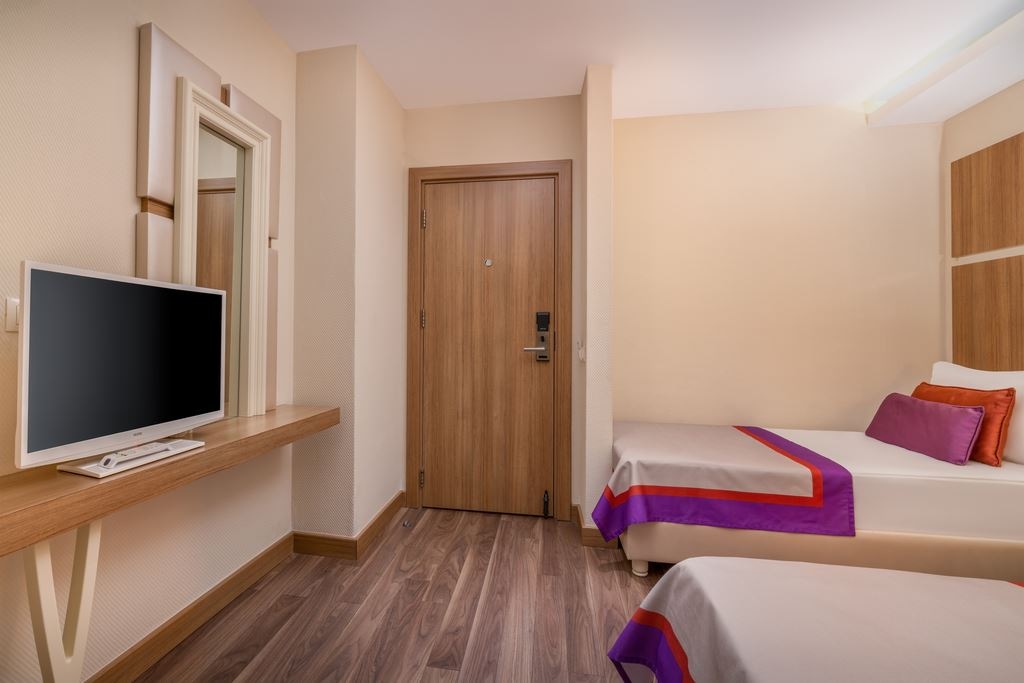 rooms-family-room