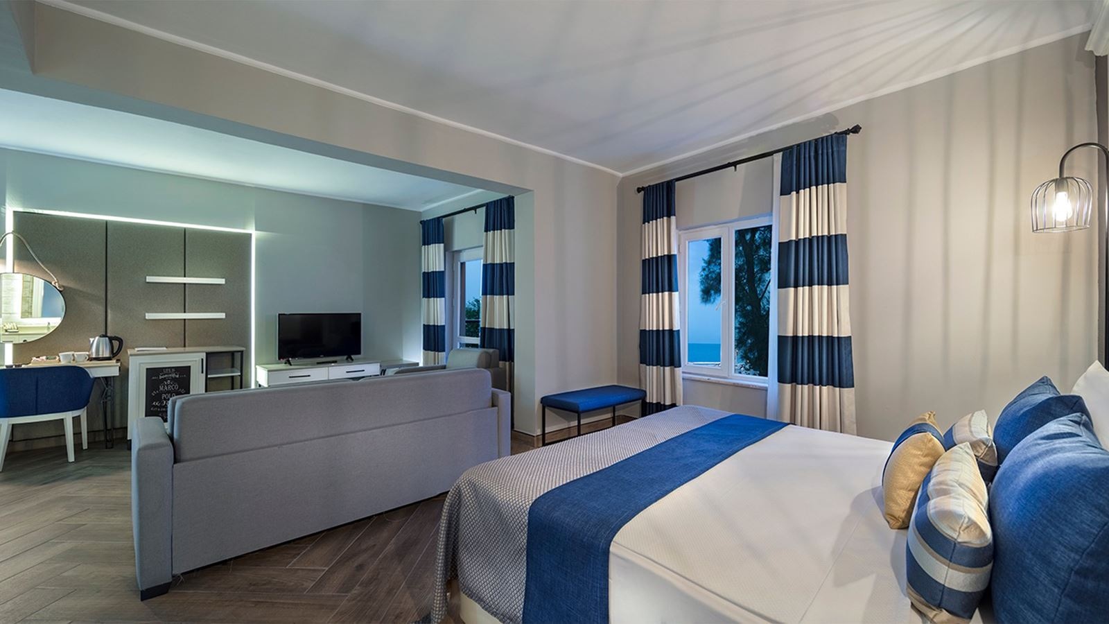 rooms-deluxe-room