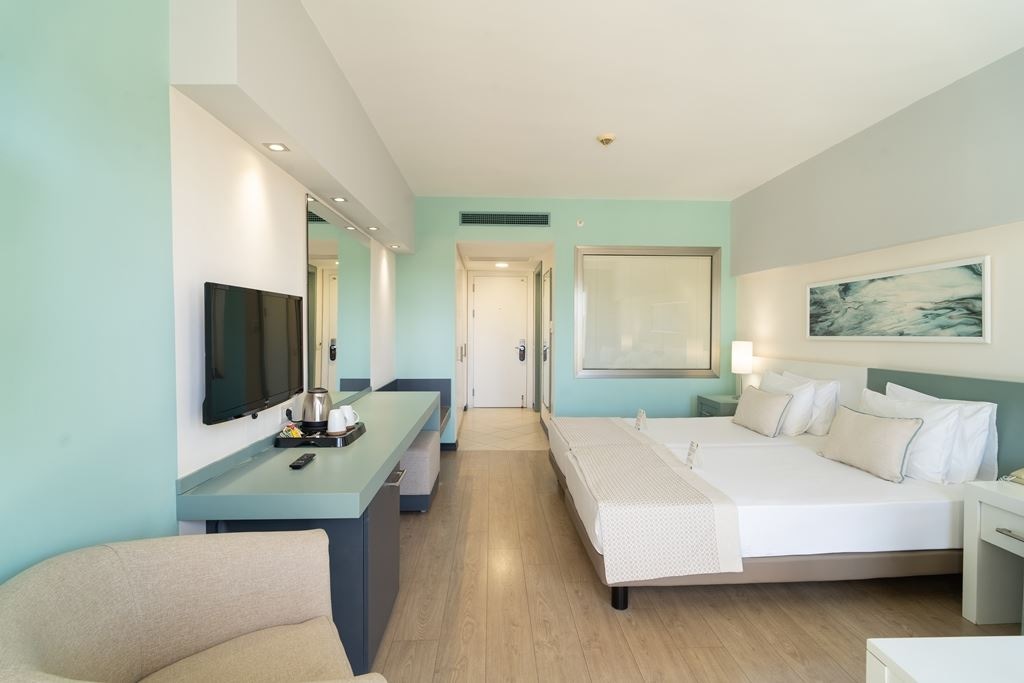 rooms-standard-room-garden-side-with-balcony
