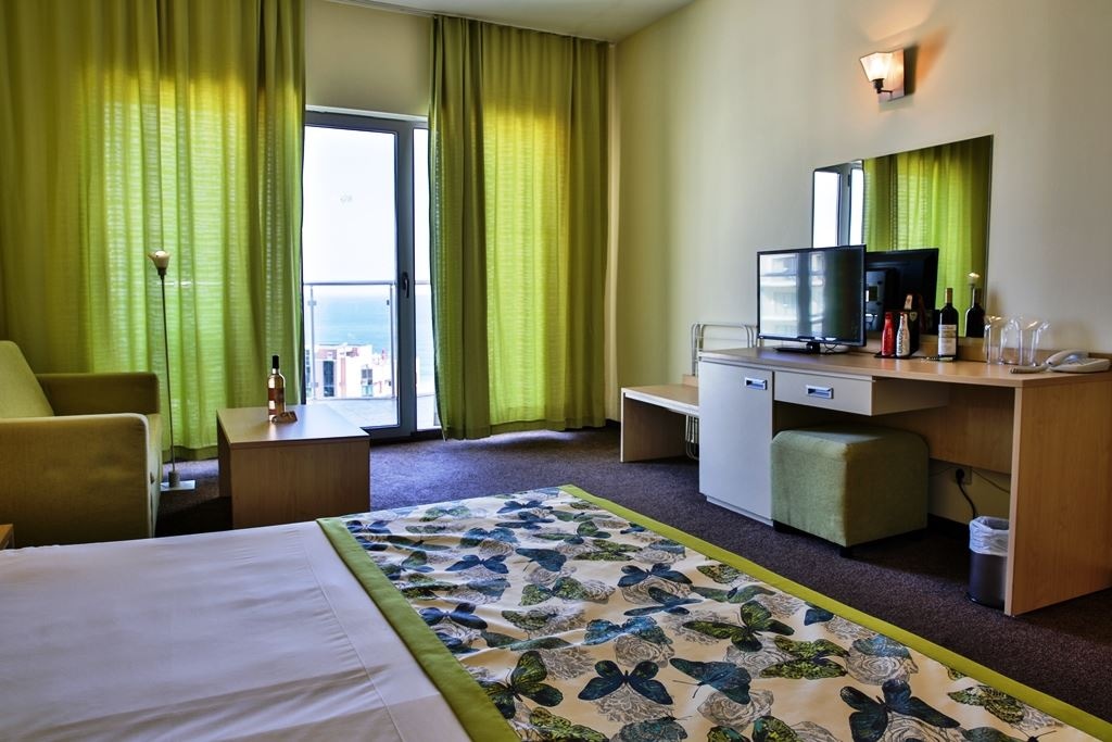rooms-double-sea-side-view