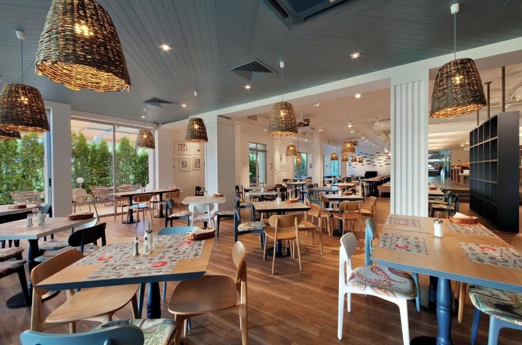 restaurants-restaurants