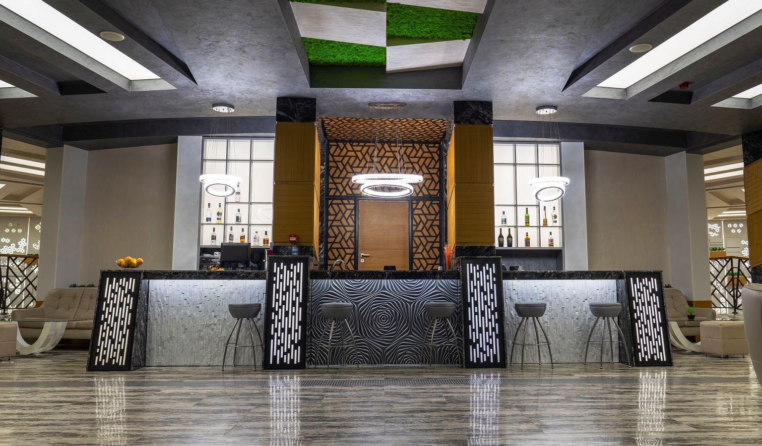 bars-sky--lobby-bar
