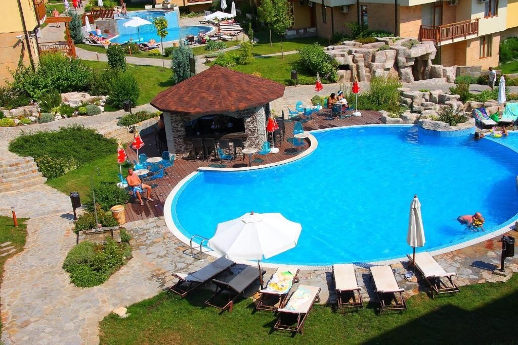 pools-outdoor-pool