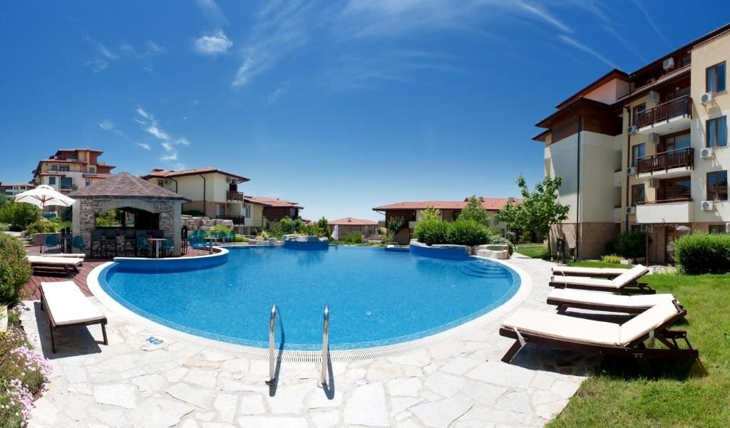 pools-outdoor-pool