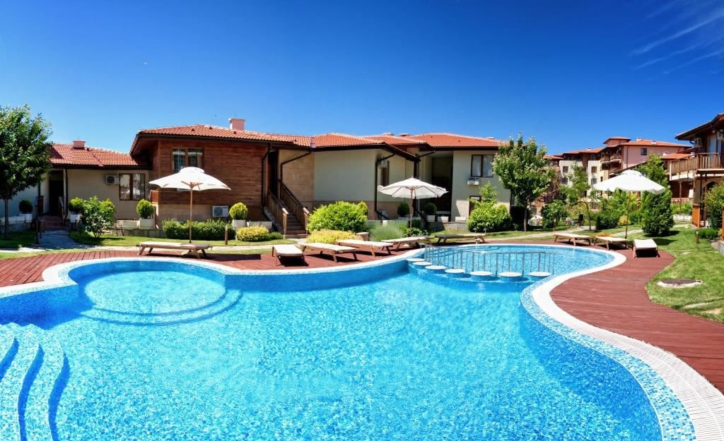 pools-outdoor-pool