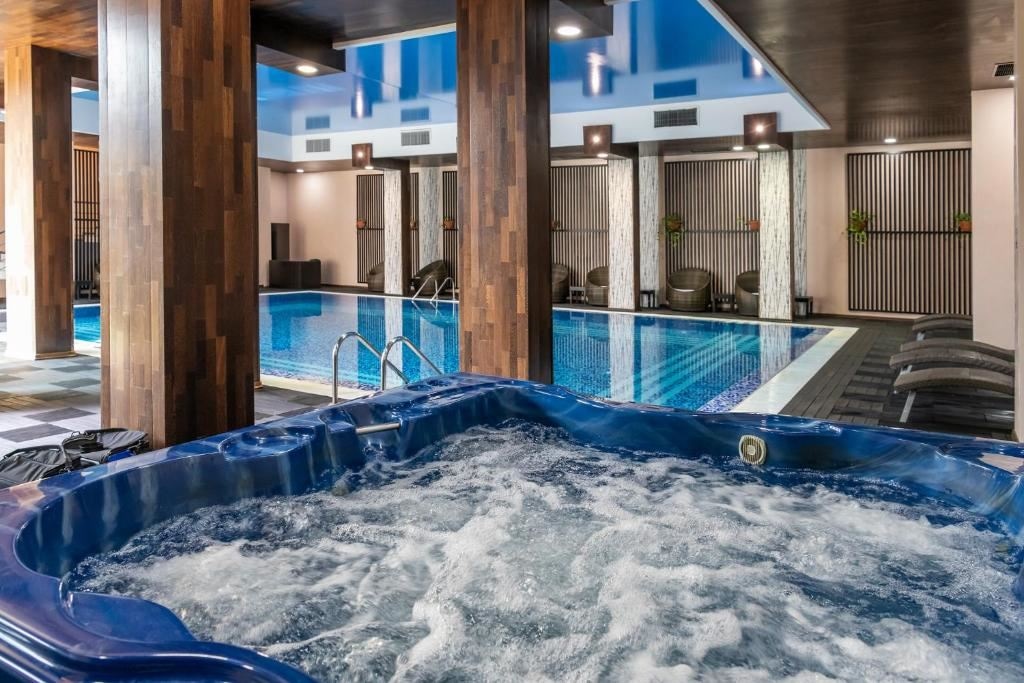 pools-indoor-pool