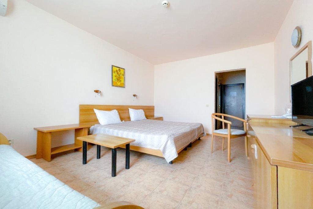 rooms-standard-room-partial-sea-view-balcony-or-terrace