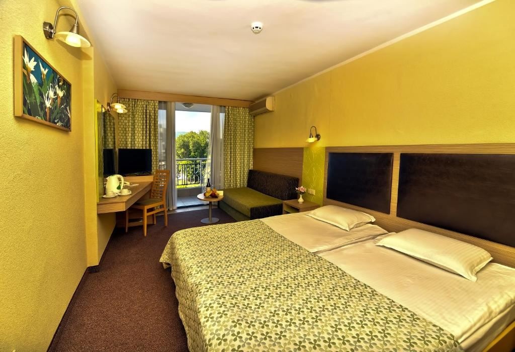 rooms-singleuse-standard-room-seaview-balcony