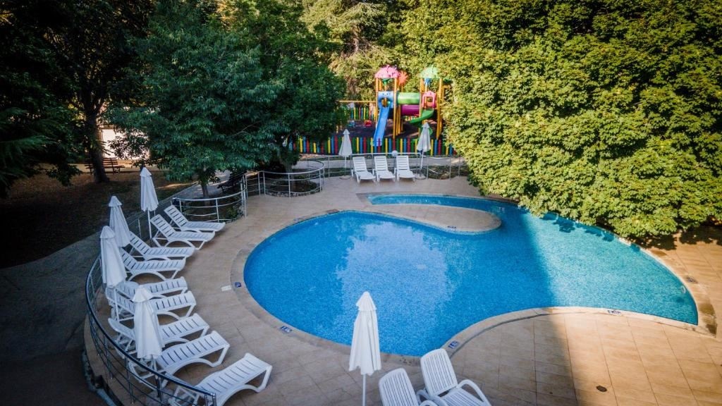 pools-outdoor-pool
