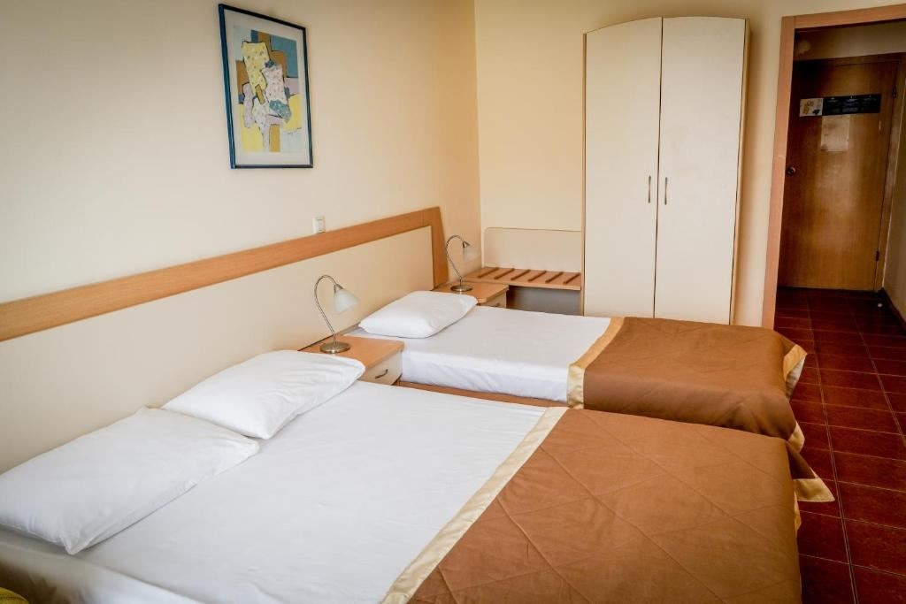 rooms-singleuse-standard-room-balcony-or-terrace