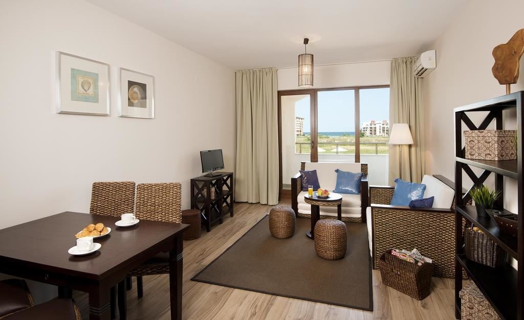 rooms-2-bedroom-standard-suite-lateralseaview