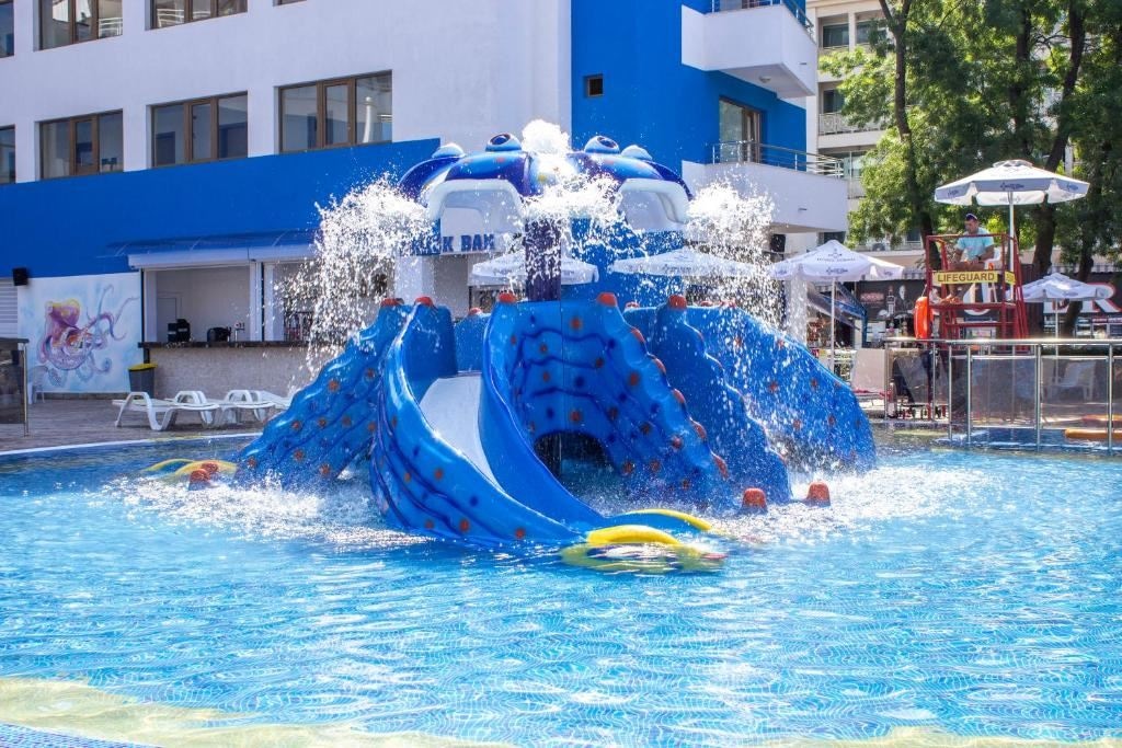 pools-outdoor-childrens-pool