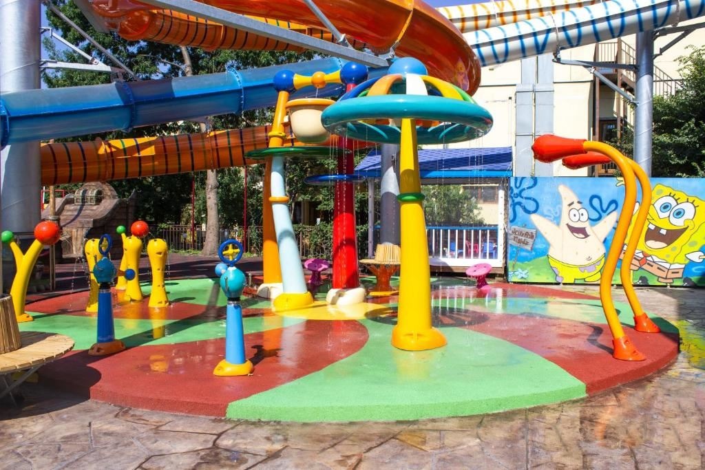 pools-outdoor-childrens-pool