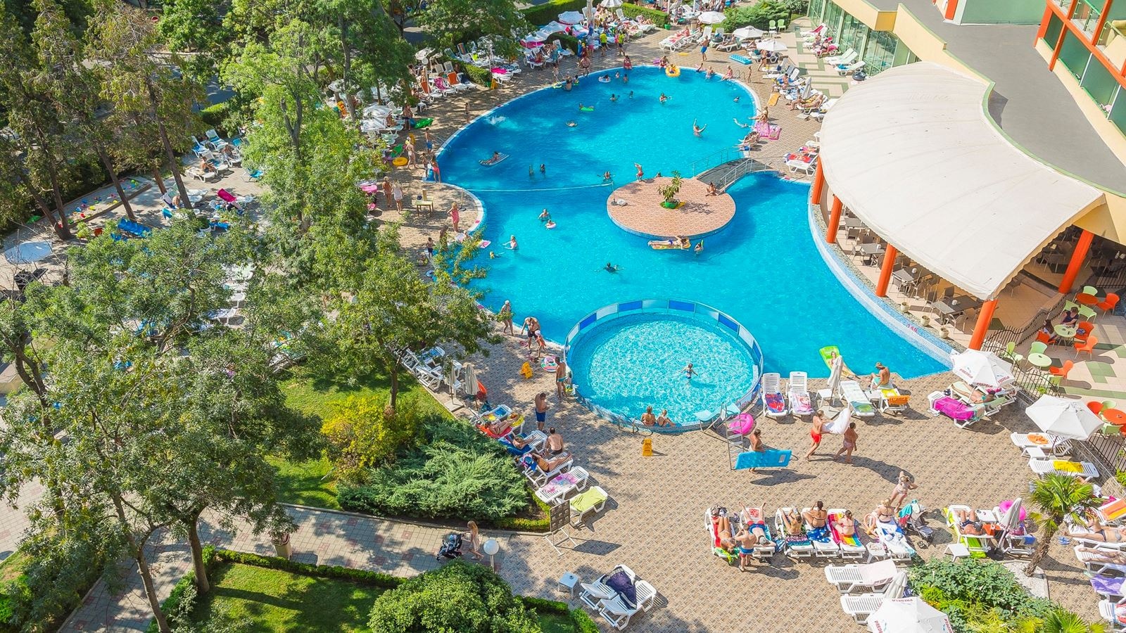 pools-outdoor-pool