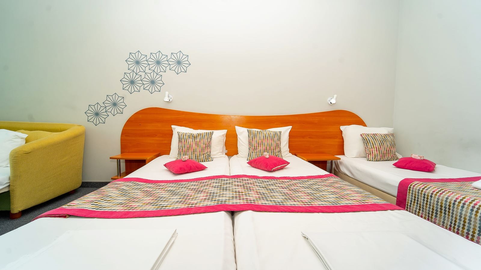 rooms-twin-room