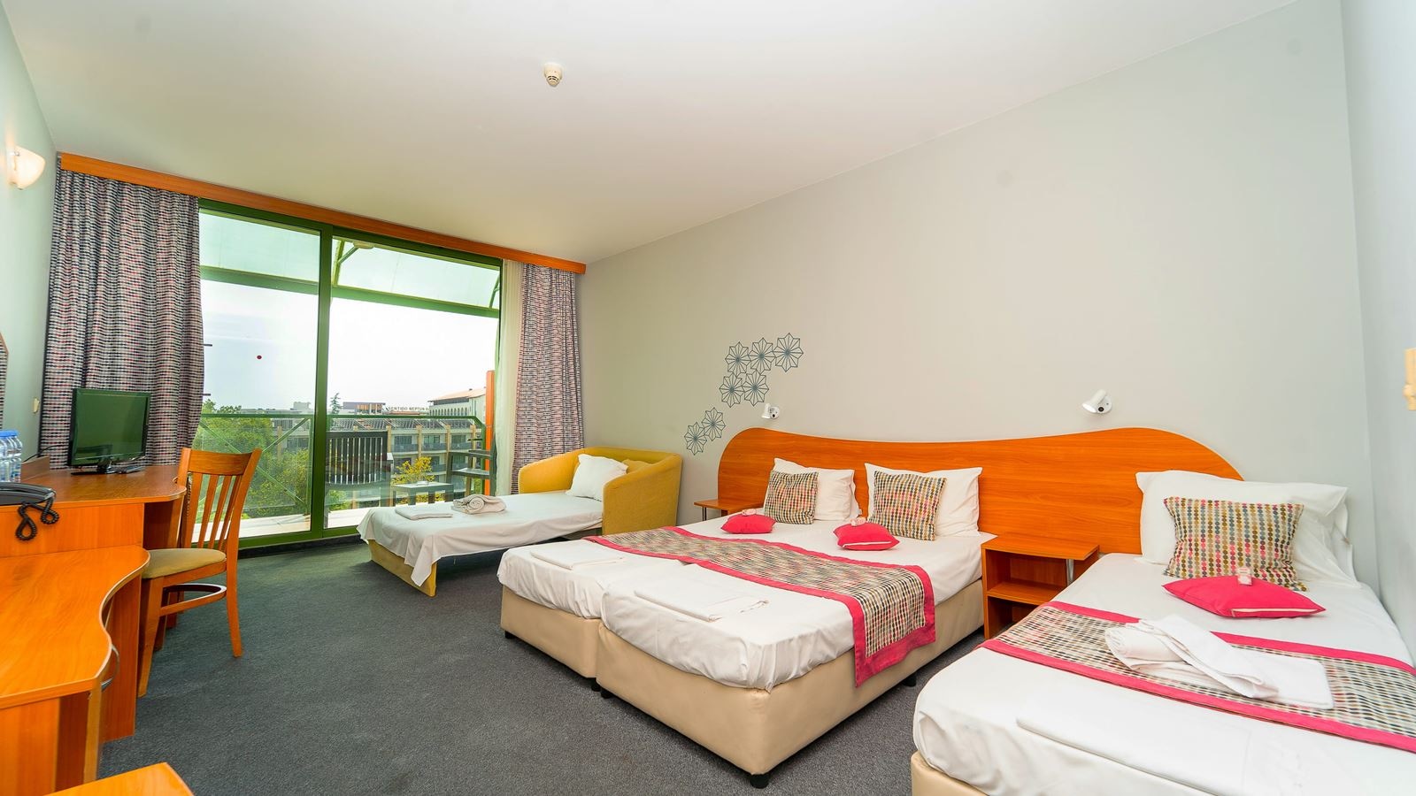 rooms-twin-room