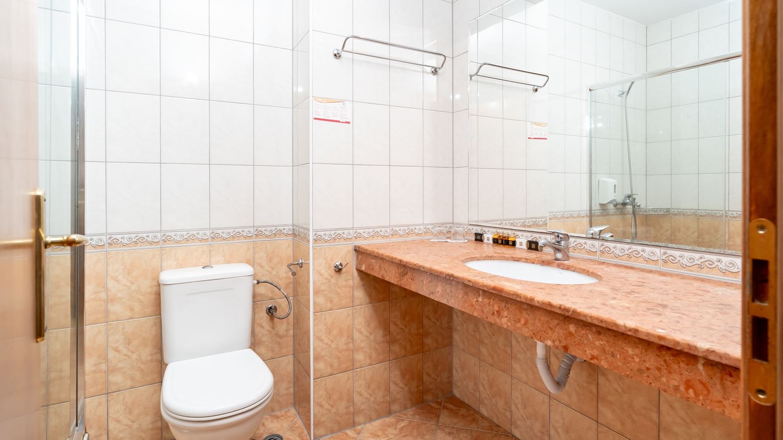 rooms-suite-room