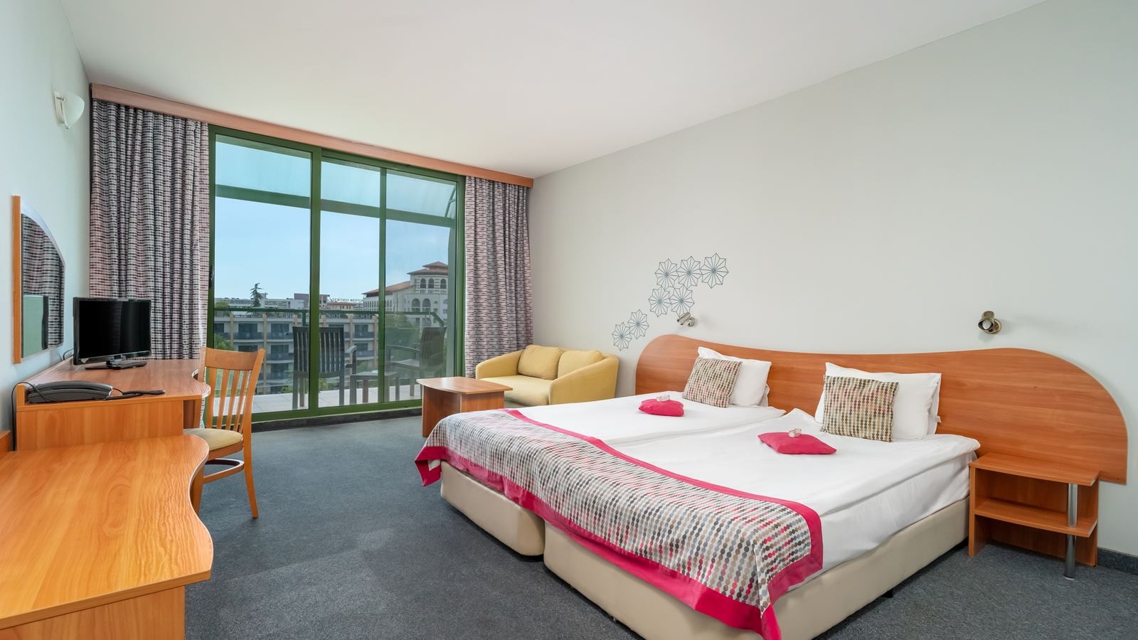 rooms-single-wchild-standard-room