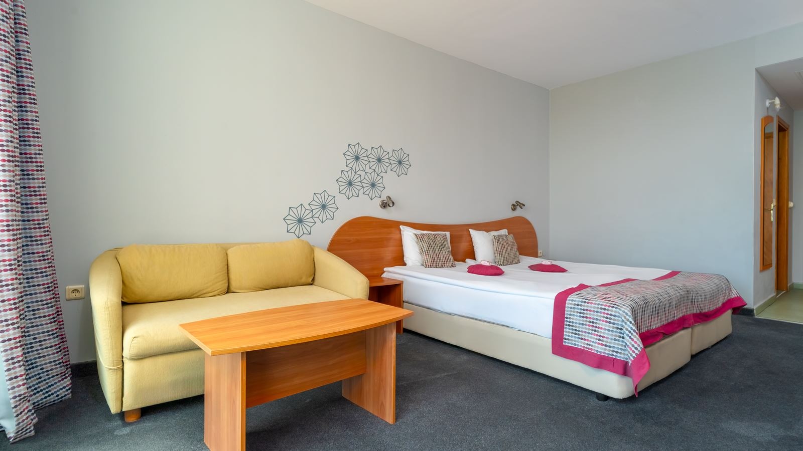 rooms-twin-room