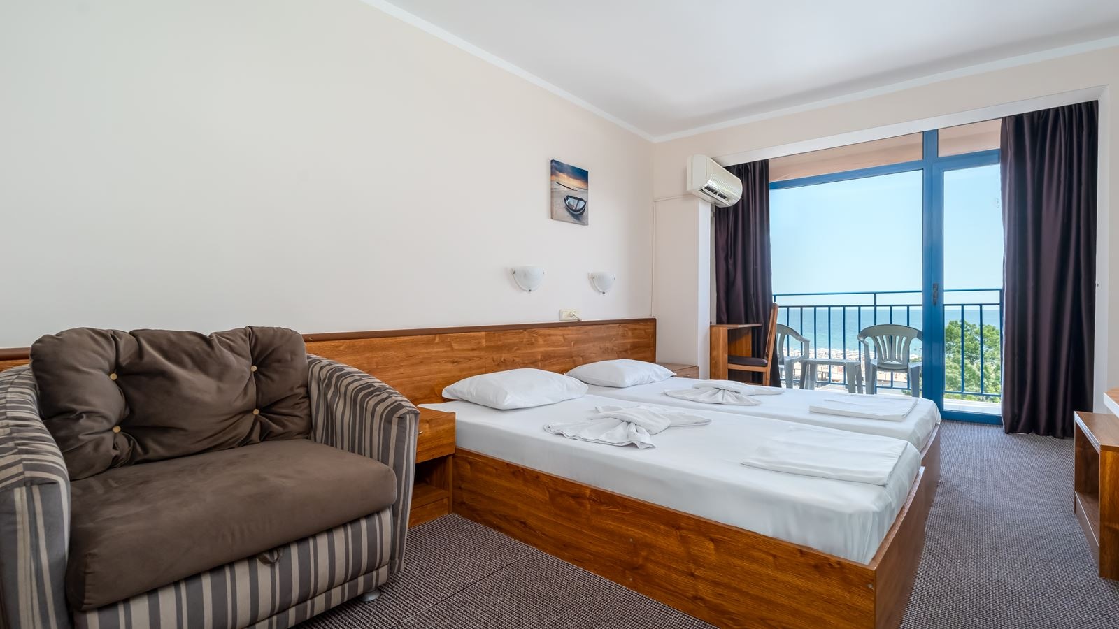 rooms-twin-room-sea-view
