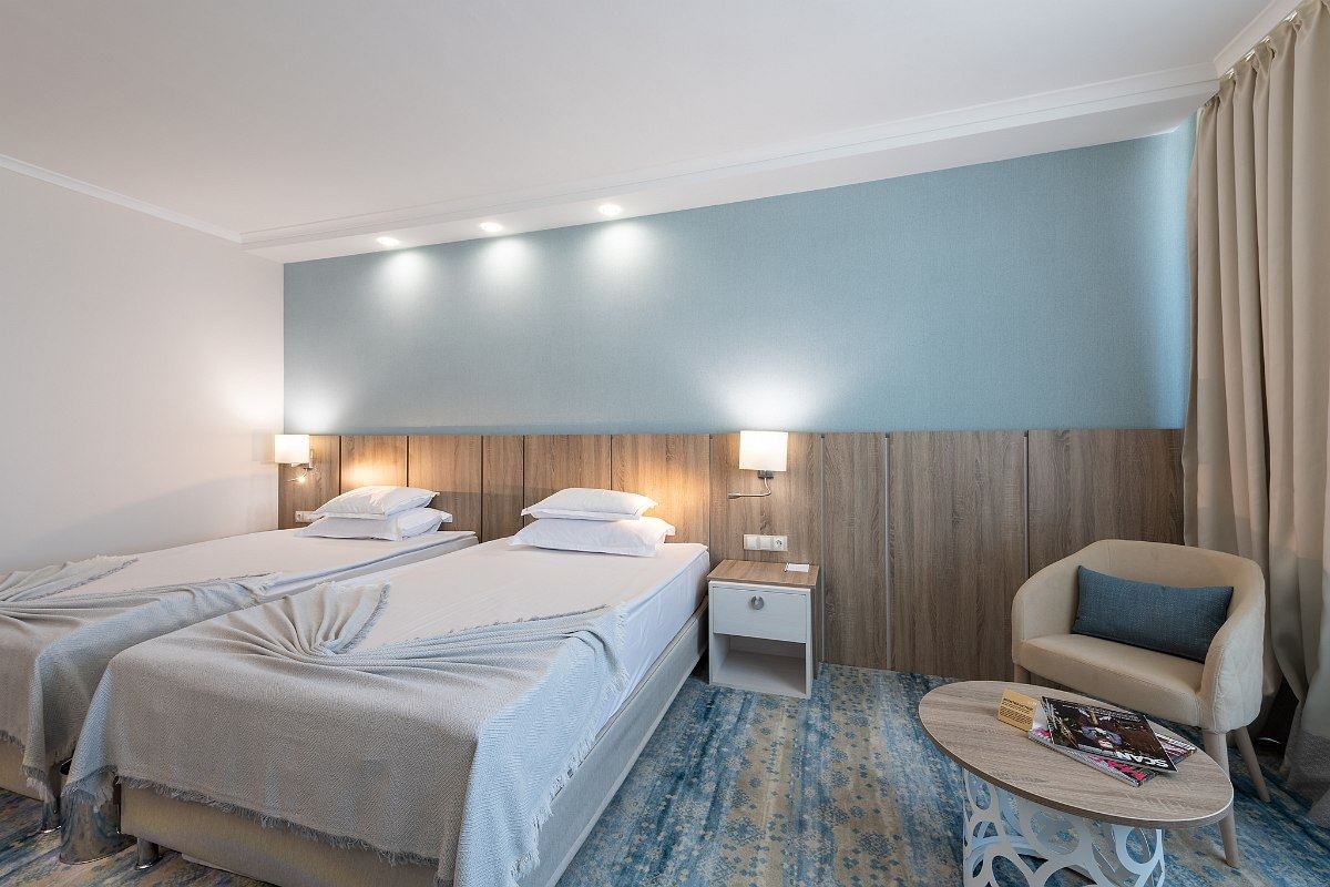 rooms-single-wchild-superior-room-balcony