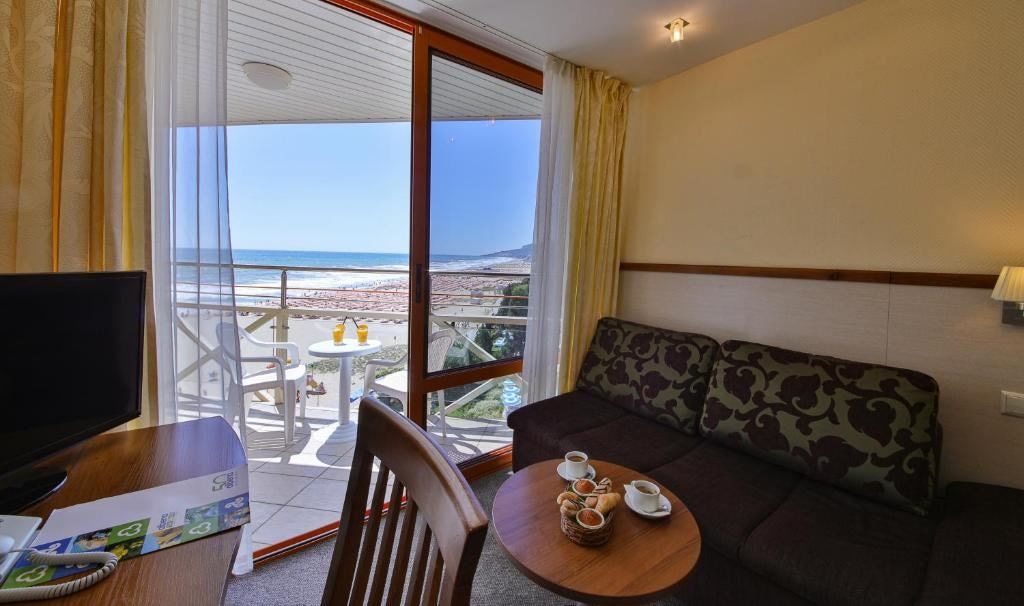 rooms-twin-standard-room-balcony-or-terrace-low-cost