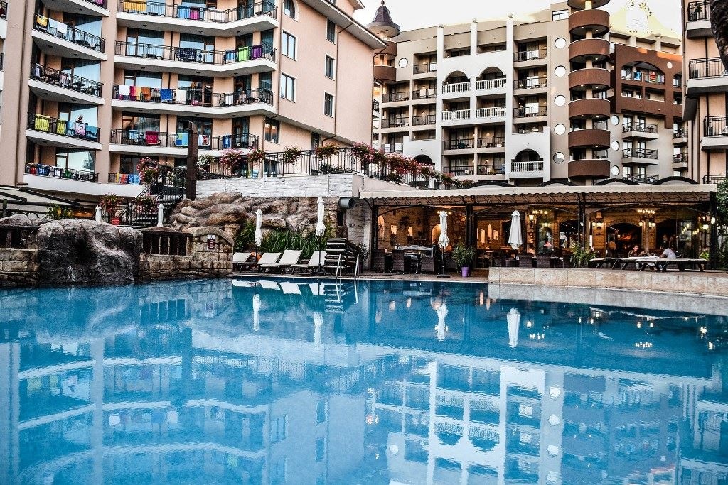 pools-outdoor-pool