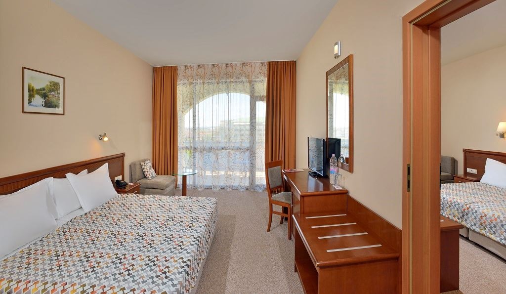 rooms-single-parent-room-park-view