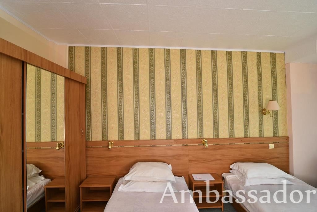rooms-single-use-standard-room-garden-view-balcony