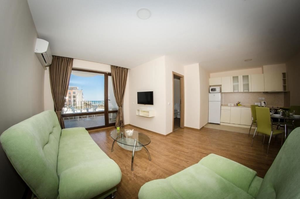 rooms-standard-apartment-balcony-or-terrace