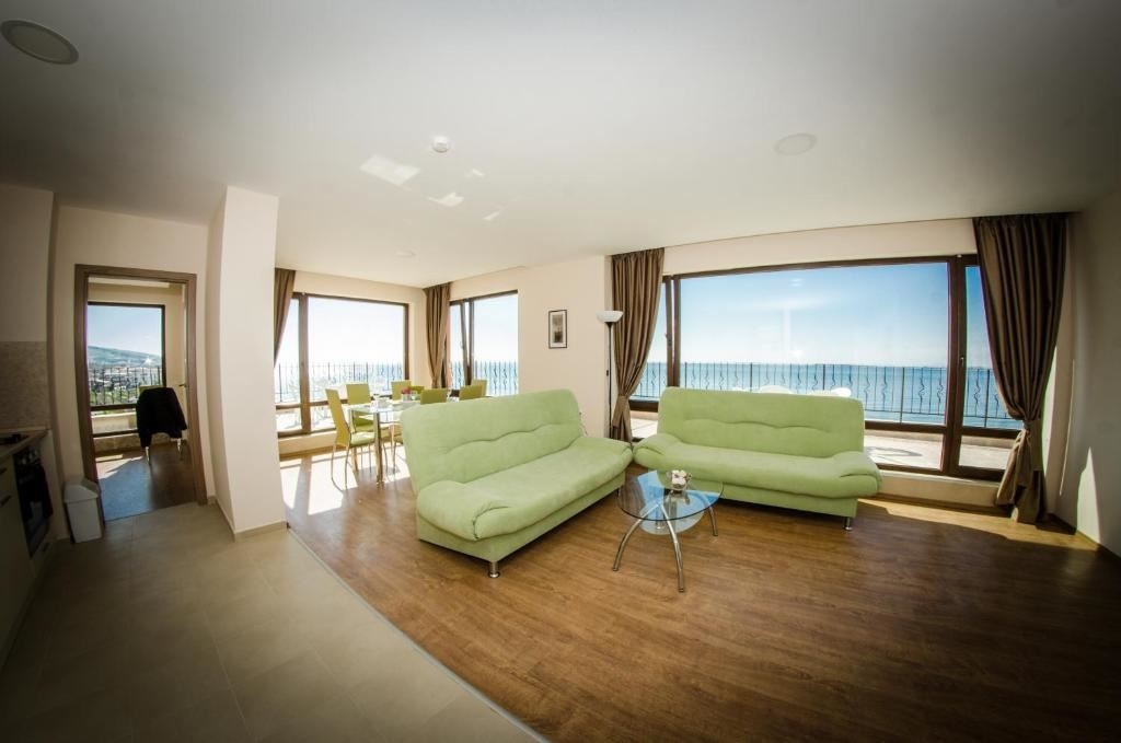 rooms-2-bedroom-standard-apartment-balcony-or-terrace