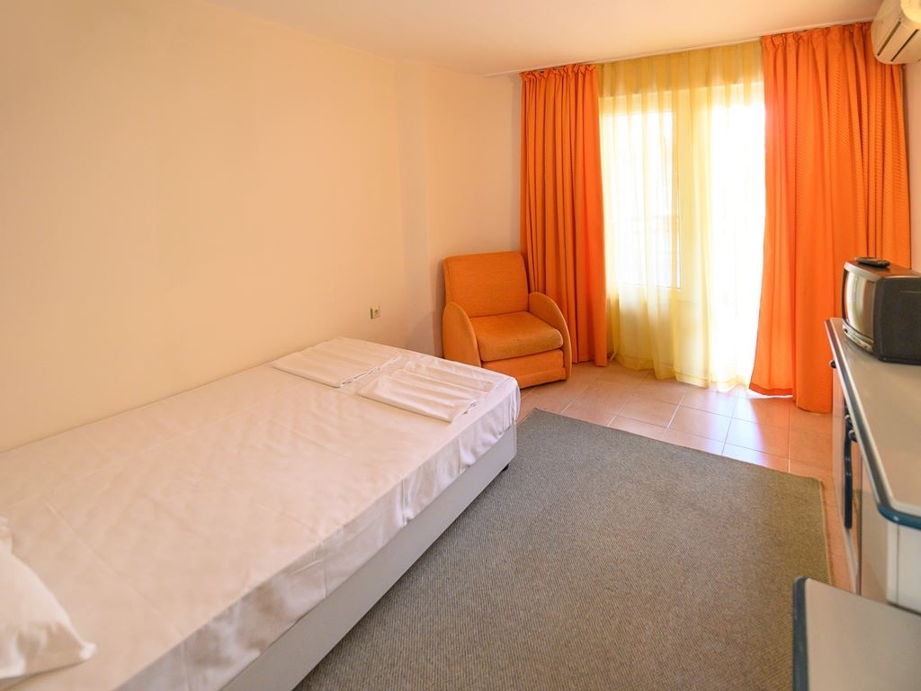 rooms-family-room