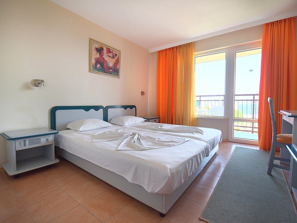 rooms-family-room