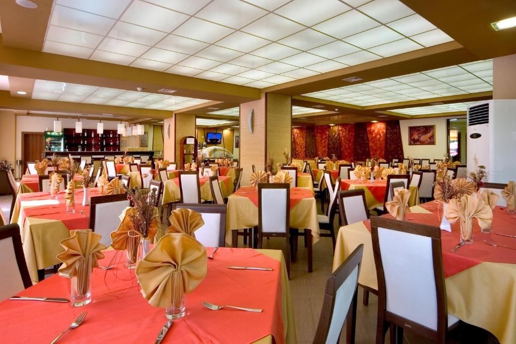 restaurants-restaurants