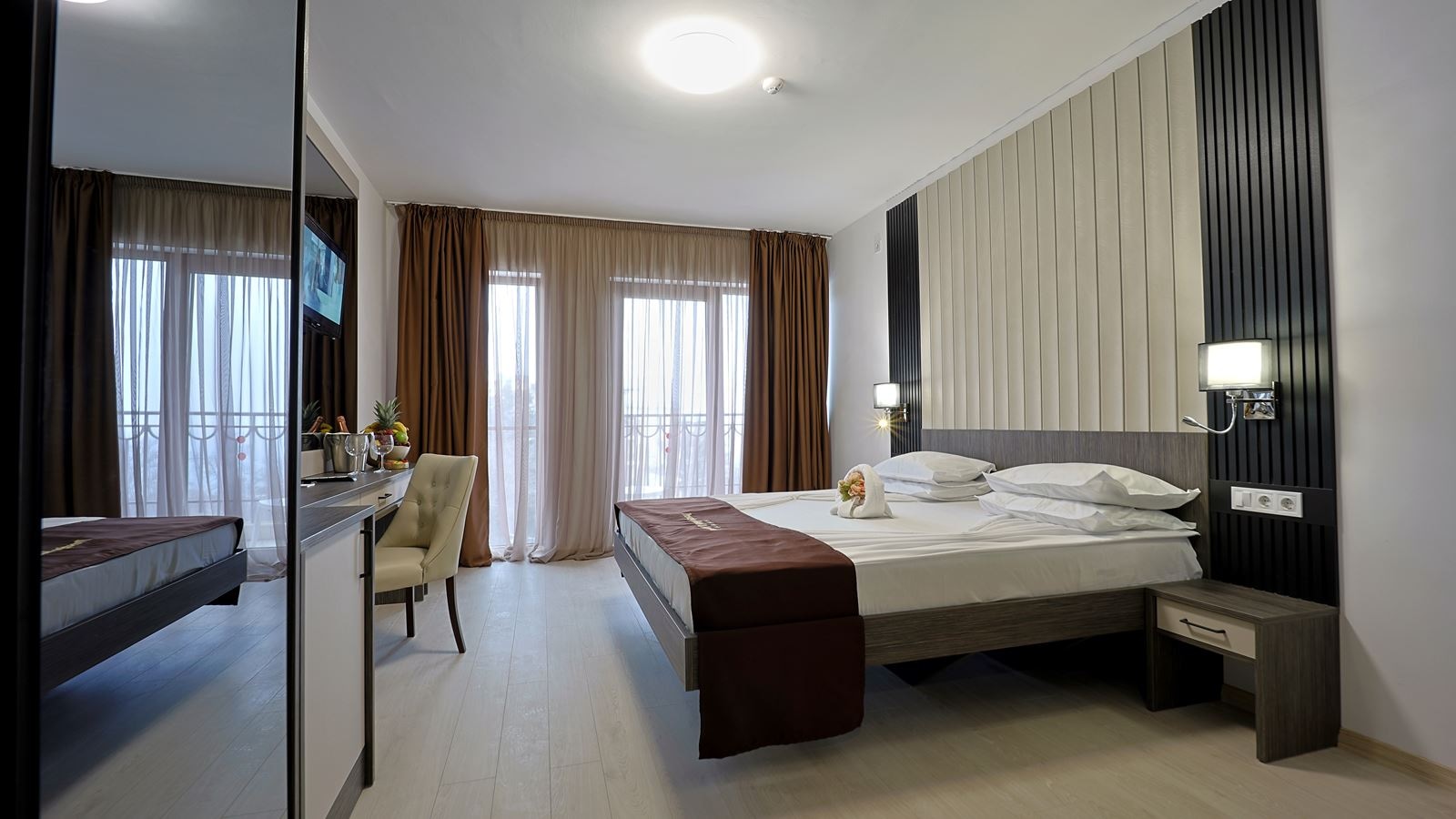 rooms-double-deluxe-room