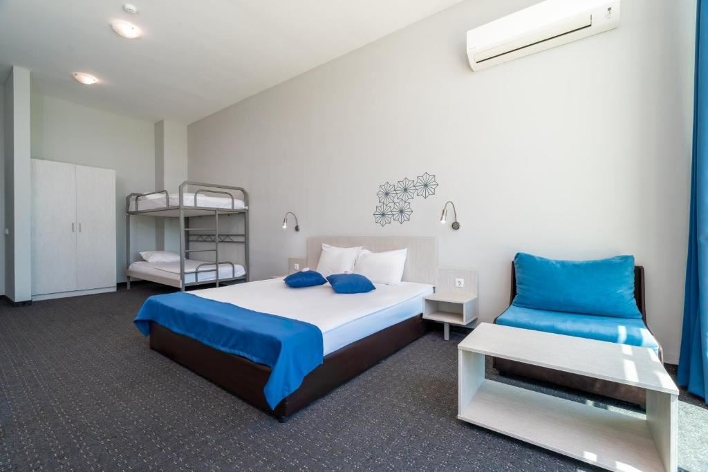 rooms-family-room