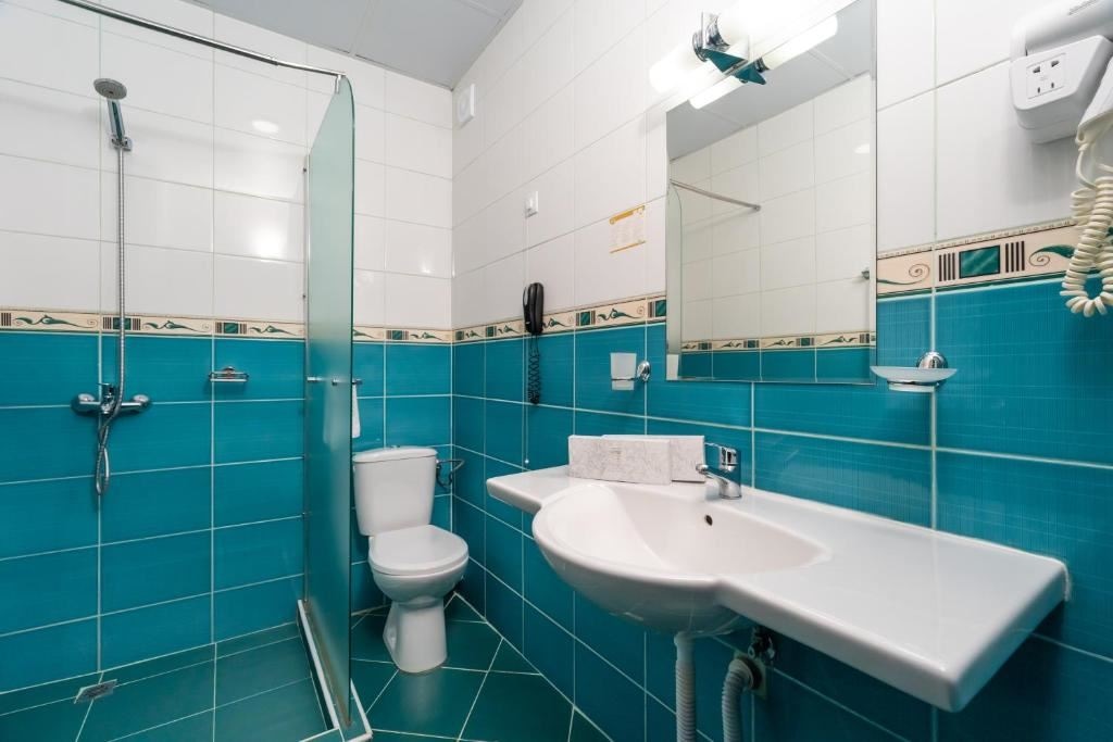 rooms-family-room