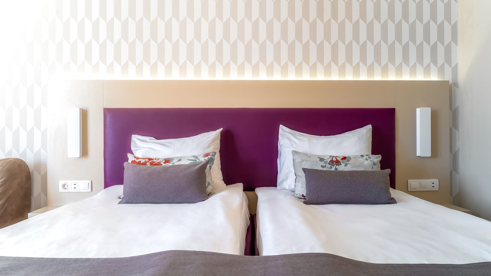 rooms-bed-twin-room