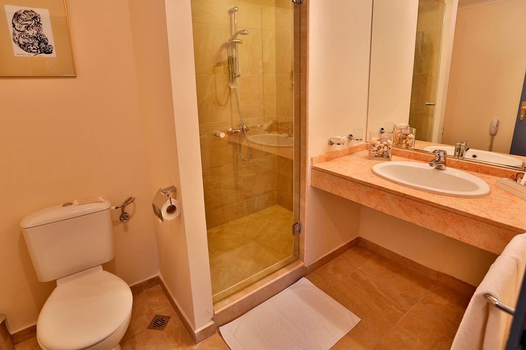 rooms-twin-standard-room