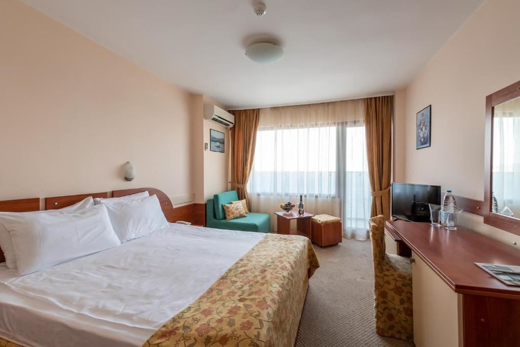 rooms-double-room-side-sea-view