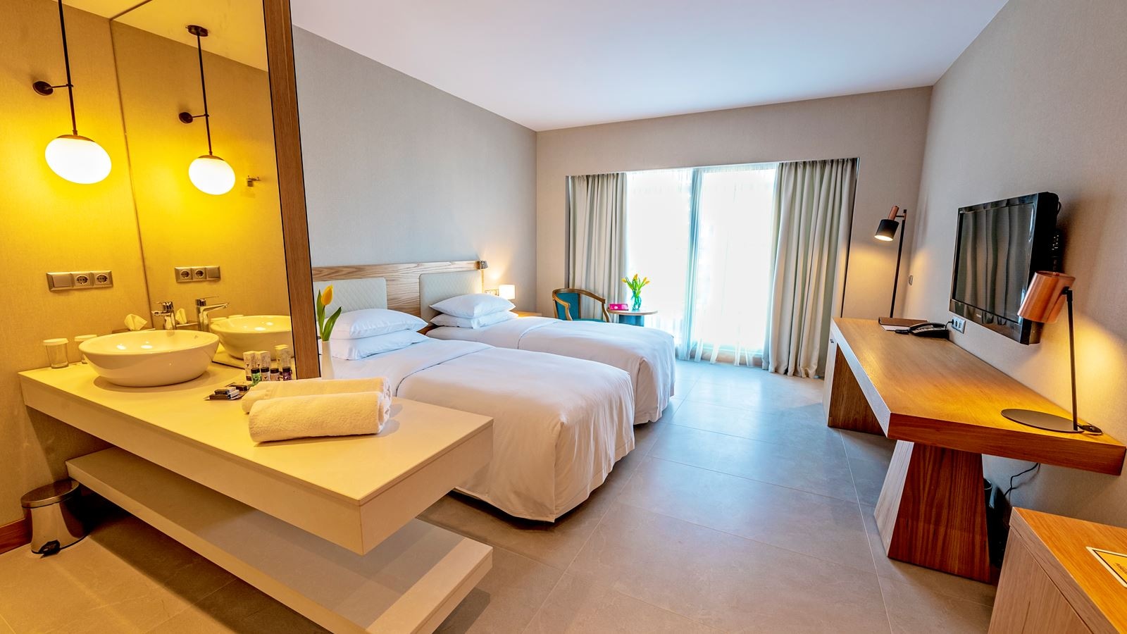 rooms-deluxe-room