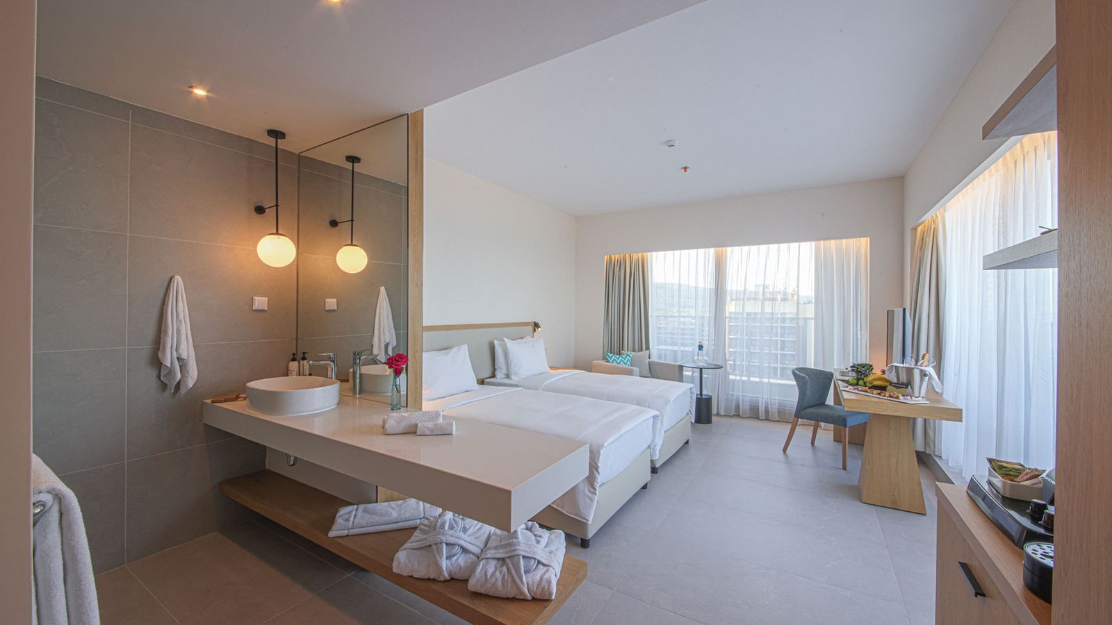 rooms-superior-room